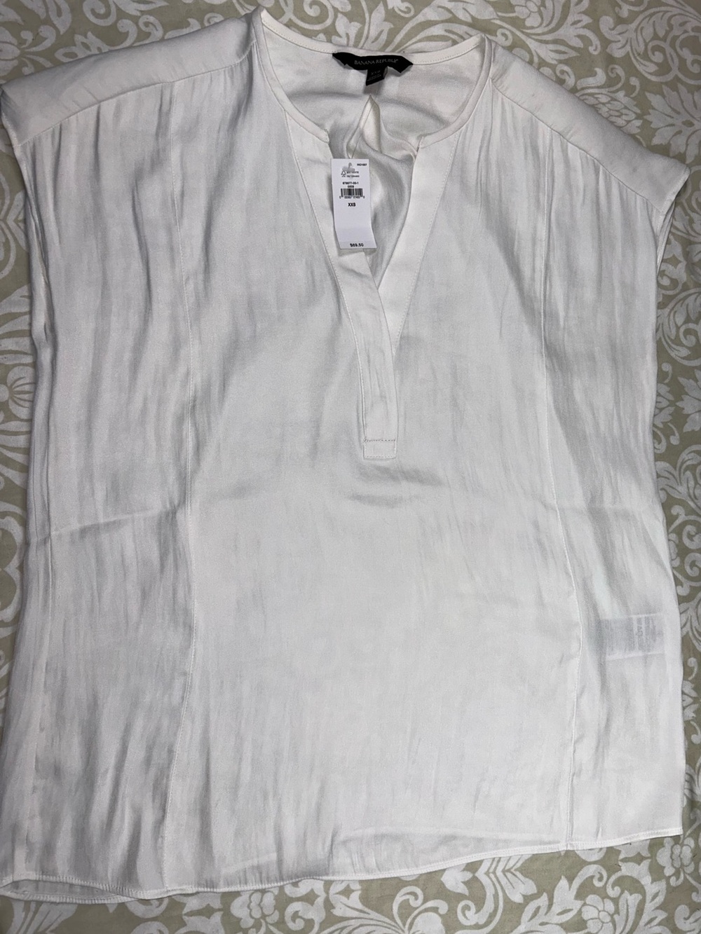 Banana Republic White Split-Neck Tank Shirt XXS